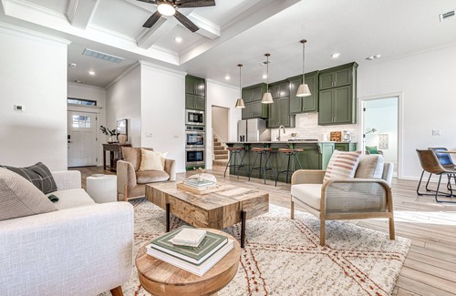 Edmond Maison | Modern Marvel in West Edmond: Luxury Living Redefined!