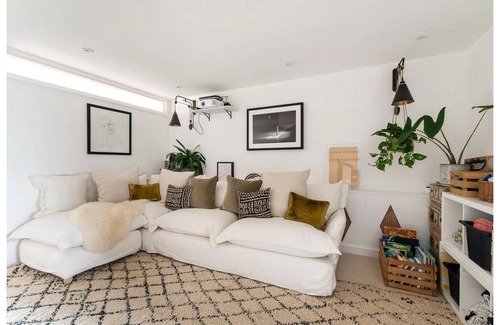 Frome Villa | ?california Dreaming - Central Frome