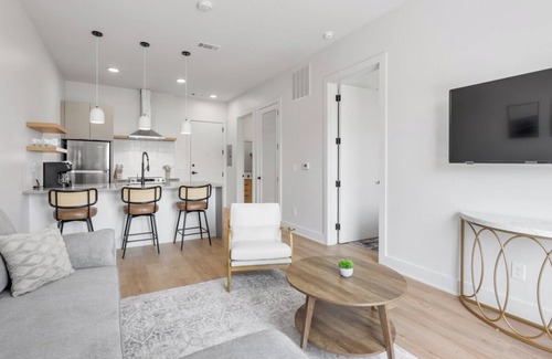Inglewood Copropriété | Modern Mid-Term Stay at The Haysboro!