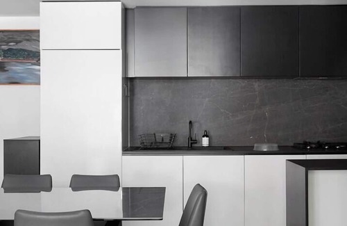 North Melbourne Appartement | Modern Minimalism Slate Chic in the City