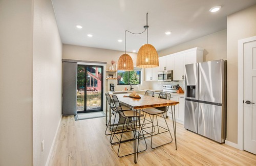 Crested Butte Maison | Modern mountain stay with a patio, beautiful interior, & well-equipped kitchen
