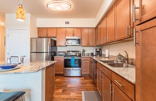 Briargate Appartement | Modern Mountain view very clean