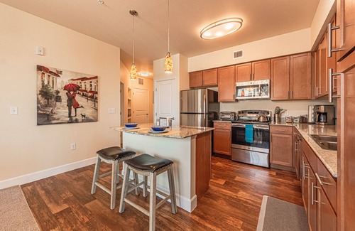 Briargate Appartement | Modern Mountain view very clean