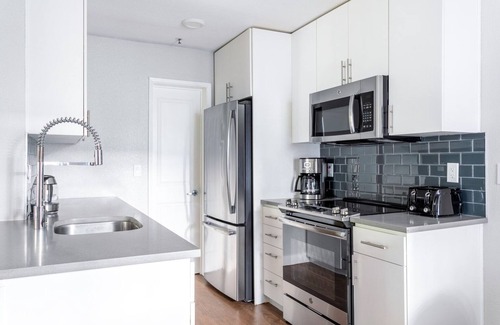 Old Mountain View Appartement | Modern Mountain View 2BR w/ Gym, Spa, Parking, near Dining, by Blueground