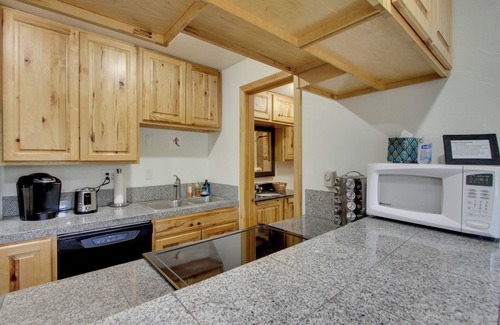 Big Sky Copropriété | Modern Mountain-View Condo at Big Sky Resort!