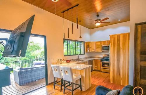 Platanillo Maison | Modern Mountain View Home by Nauyaca Waterfall