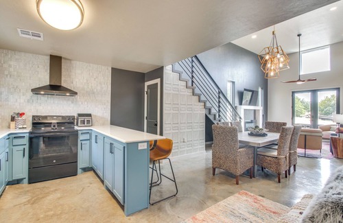 Medicine Park Maison | Modern Mtn-View Designer Home in Medicine Park