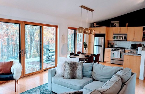 Spooner Cabine | Modern Cabin-HotTub -Lake Peaceful Escape!