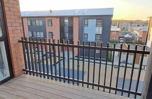 Northcote Appartement | Modern near parks, shopping, and dining. family-ready!