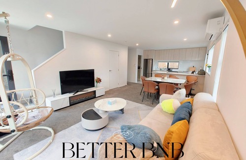 Trentham Maison | Modern & New 3 Beds 6 Guests