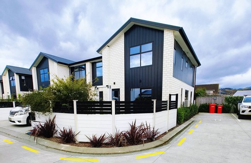 Trentham Maison | Modern & New 3 Beds 6 Guests