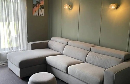 Bannockburn Maison | Modern New Beautiful House Near Geelong Sleeps 6-8 Adults and 5 Kids