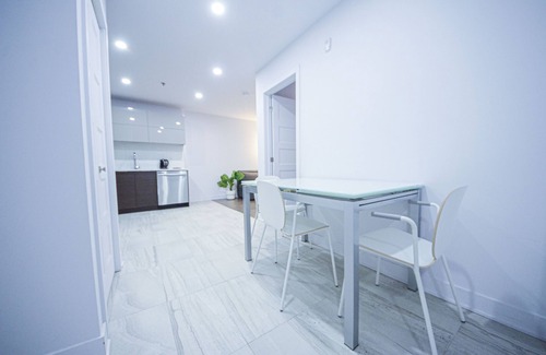 Southwest Maison | Modern New* King&Queen* 1G Wi-Fi*Gym*Easy Parking