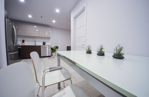 Southwest Maison | Modern New* King&Queen* 1G Wi-Fi*Gym*Easy Parking