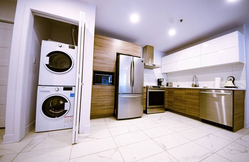 Southwest Maison | Modern New* King&Queen* 1G Wi-Fi*Gym*Easy Parking