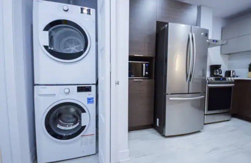 Southwest Maison | Modern New* King&Queen* 1G Wi-Fi*Gym*Easy Parking