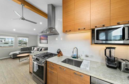 Ocean Beach Appartement | Modern Newly Renovated 2BR Apt in Heart of Ocean Beach