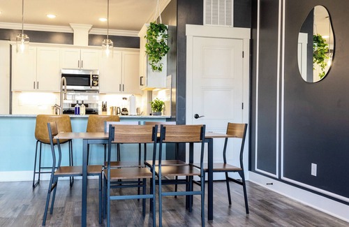 Weinland Park Maison | Modern Oasis in Columbus with Hot Tub on Roof with City Views