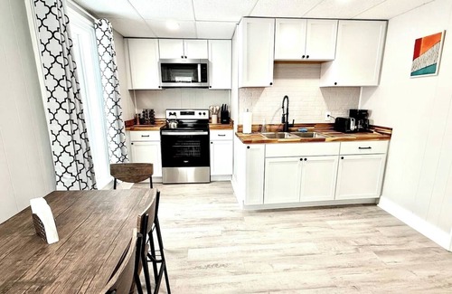 Watertown Copropriété | Modern Oasis King Beds Walk Downtown