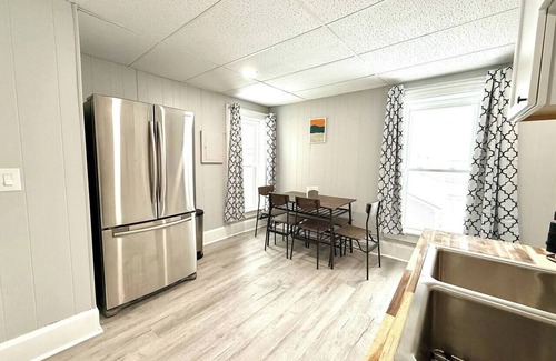 Watertown Copropriété | Modern Oasis King Beds Walk Downtown