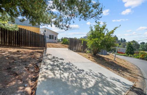 Mount Helix Maison | Modern Oasis New 2BR in La Mesa
