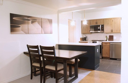 Palo Verde Maison | Modern Oasis: New Kitchen, Rooftop Deck, Exec Office, Pet-Friendly, Large Yard