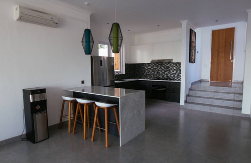 Umeanyar Villa | Luxe moderne en bord de mer dans la beauté préservée du Bali original
