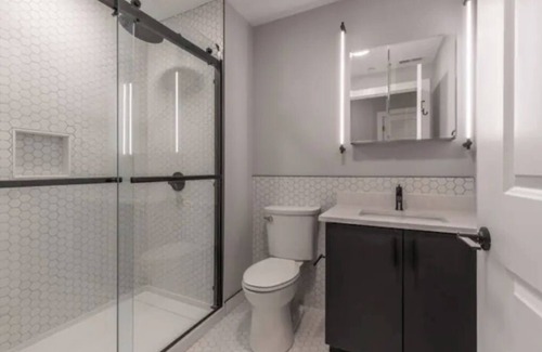 Old City Appartement | Modern One Bedroom w Roof Acess