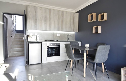Pringle Bay Appartement | Modern one bedroom ground floor apartment close to the beach