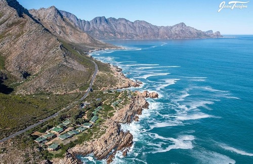 Pringle Bay Appartement | Modern one bedroom ground floor apartment close to the beach