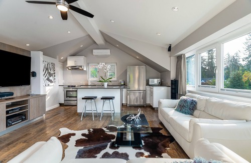 Upper Lonsdale Maison | Villa spacieuse et moderne avec vue imprenable sur la ville et l'océan