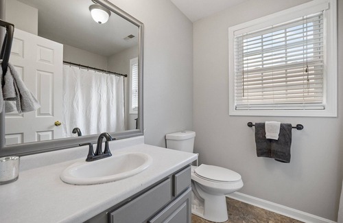 Manchester Maison | Modern Open Concept Colonial 2500sq Ft 4 Bed 2.5 Bath