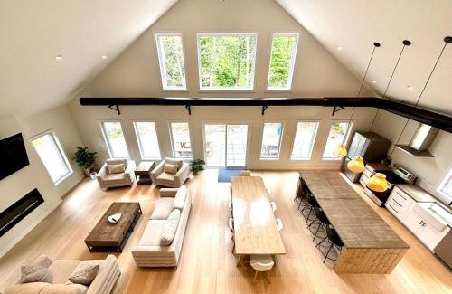 Lion's Head Maison | Modern Paradise In The Forest - Bruce Peninsula