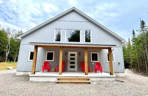Lion's Head Maison | Modern Paradise In The Forest - Bruce Peninsula