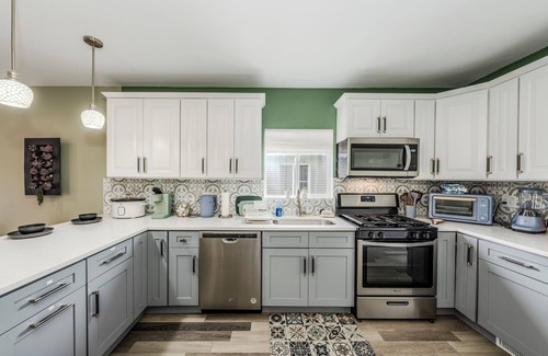 Ottawa Maison | Modern pet friendly house near Starved Rock! Fully fanced yard!