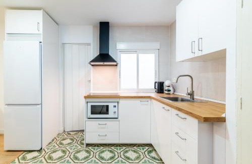 Plaza de Toros-Doctores-San Lazaro Appartement | Modern Plaza de Toros Apartment with Free Parking