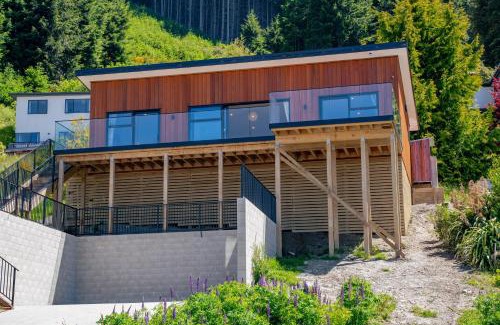 Fernhill Maison | Modern, Plush & Picturesque - Wynyard Top