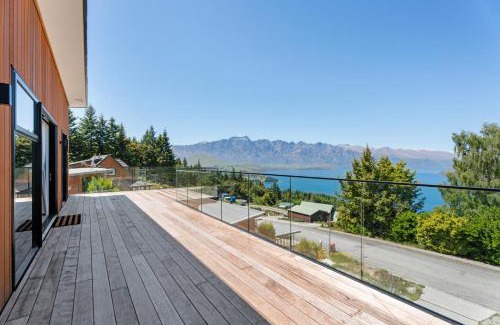 Fernhill Maison | Modern, Plush & Picturesque - Wynyard Top