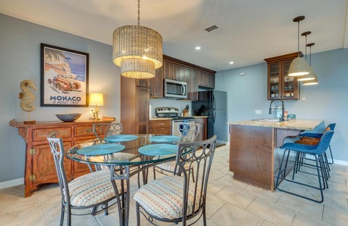 Point Venture Maison | Modern Point Venture Vacation Rental with Deck!