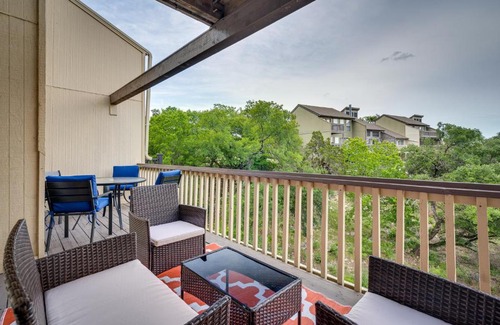Point Venture Maison | Modern Point Venture Vacation Rental with Deck!