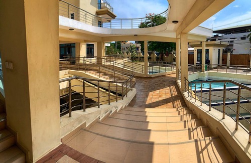 Mombasa Appartement | Modern Poseidon, The Oceanic ocean-front Penthouse