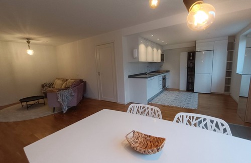 Floda Appartement | Modern & Private near Nature: kitchen, washer - perfect for 2-4 people & up to 5
