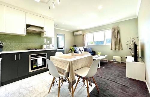 Rosedale Maison | Modern Private 2nd Floor 2bedroom 2 bathroom home unit