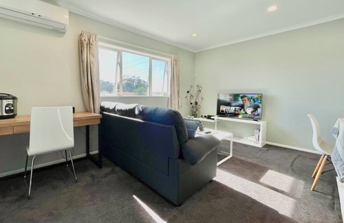 Rosedale Maison | Modern Private 2nd Floor 2bedroom 2 bathroom home unit