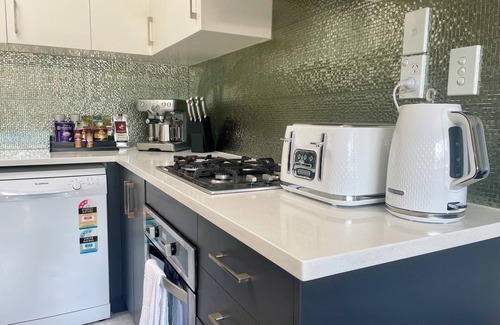 Rosedale Maison | Modern Private 2nd Floor 2bedroom 2 bathroom home unit