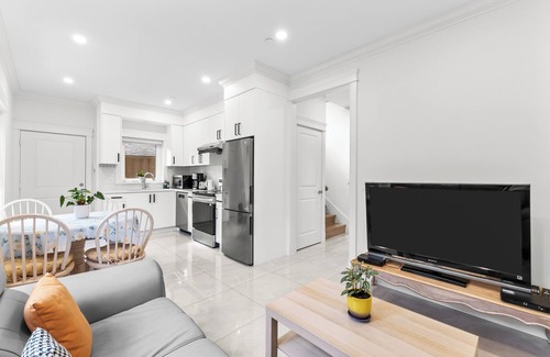 Renfrew-Collingwood Maison | Modern Private 3BR House