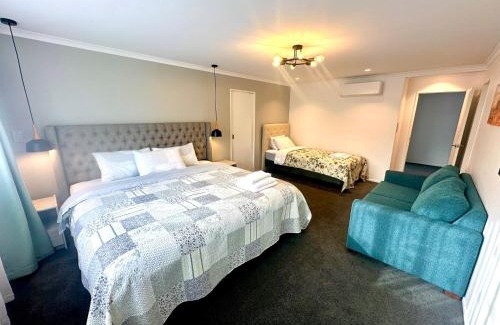 Rosedale Maison | Modern Private Deluxe Master Suite California Bed and Bathtub