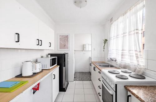 Liverpool Maison | Modern Private Double Room - Central Spot at Liverpool - Shared Bathroom