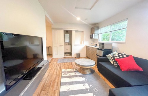 Cedar Heights Appartement | Modern Private Guest House in Seattle
