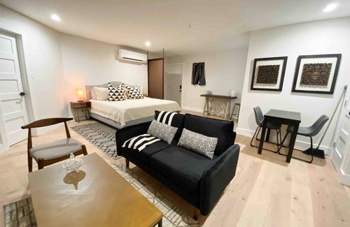 Spicewood At Bullcreek Maison | Hestia: Modern Private Guest Studio Separate Entry